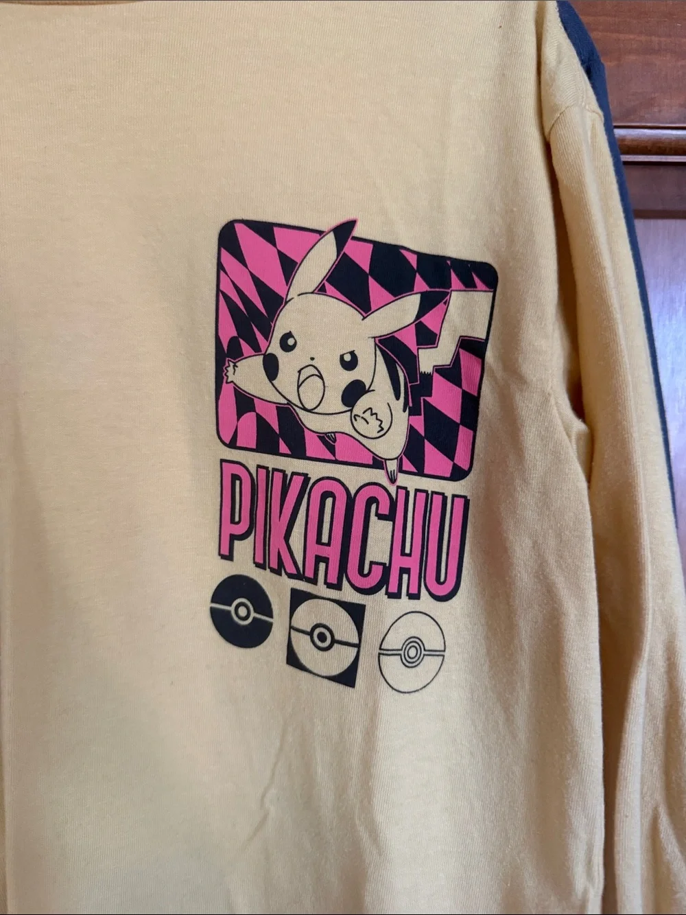 Long sleeve graphic Pokémon tees, M